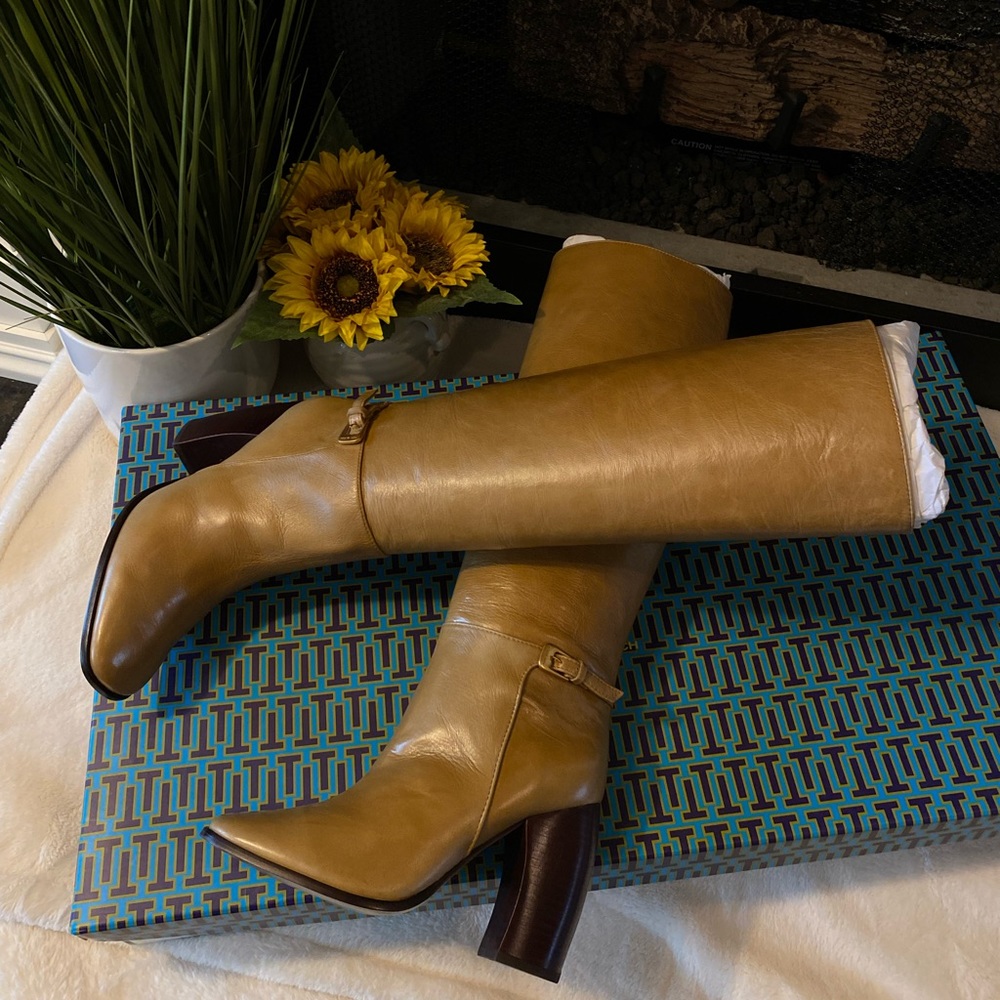 ✨NEW✨Tory Burch Banana Heel Boot